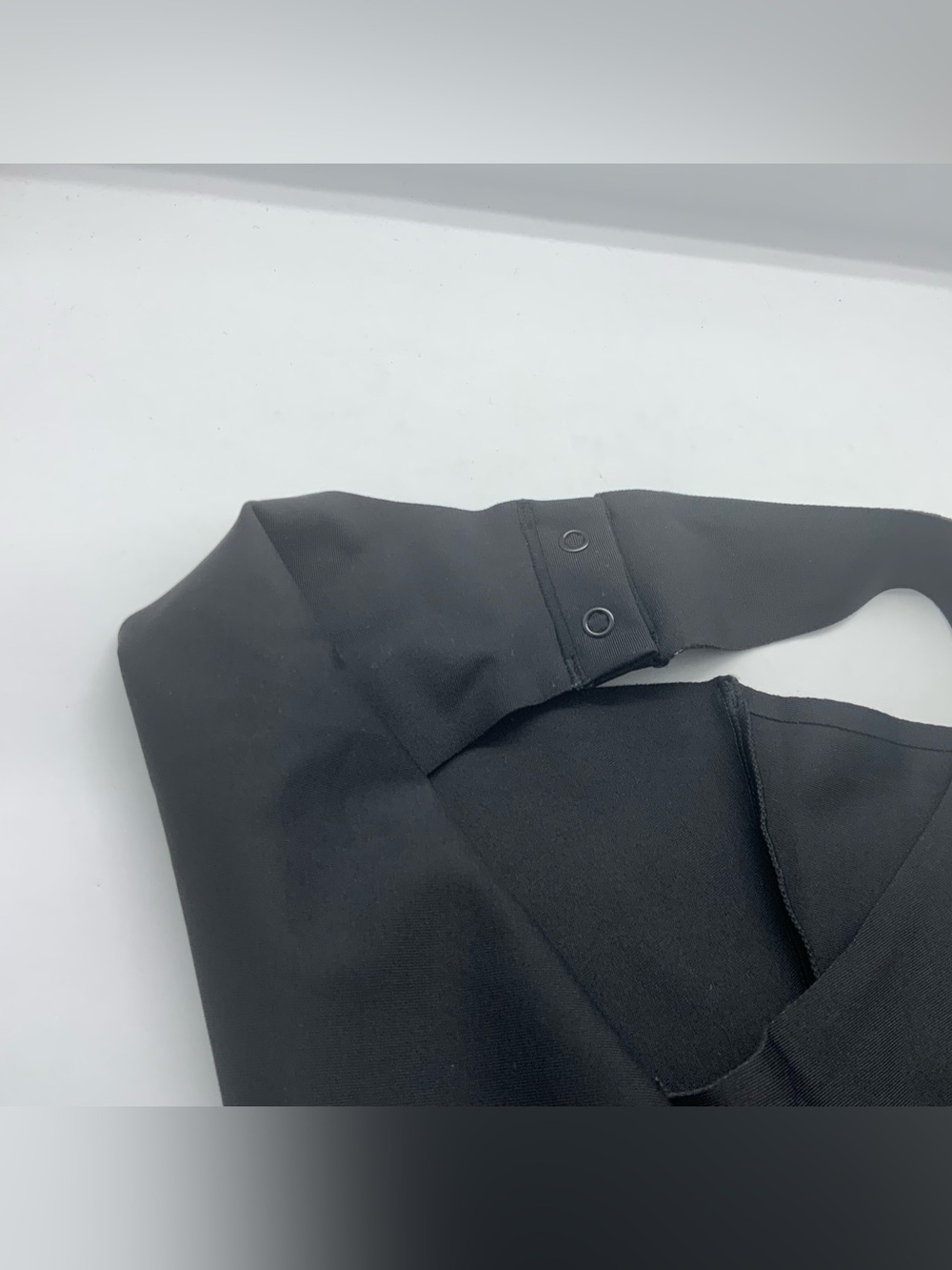 SKIMS Body Core Sculpt Plunge Bodysuit - Picture 11 of 12